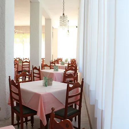 Sara*** Hotel Cesenatico