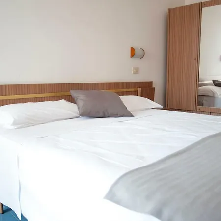 Sara*** Hotel 3*