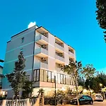 Sara*** Hotel 3*