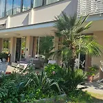 Hotel Sara***