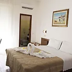 Hotel Sara***