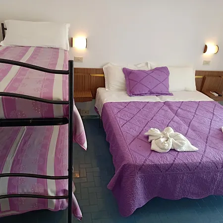 Sara*** Hotell