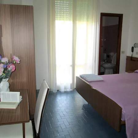 Hotel Sara***