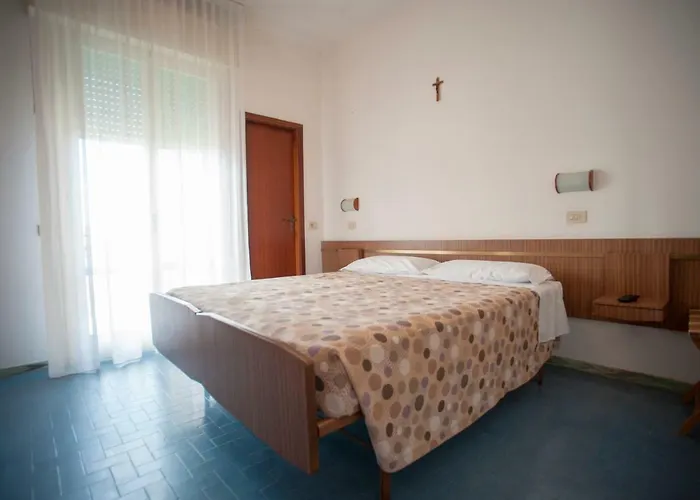 Otel Sara***